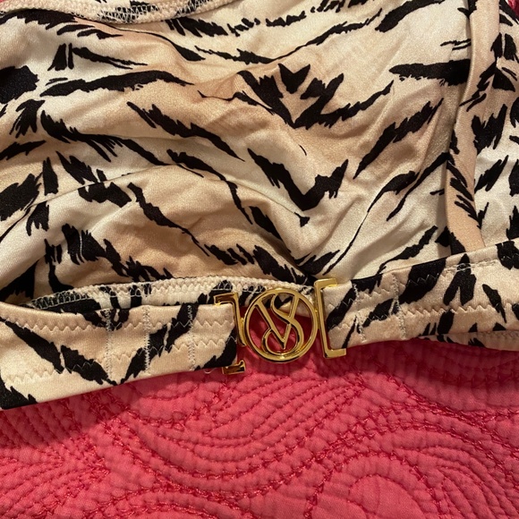 Victoria's Secret SWIM - Picture 3 of 3